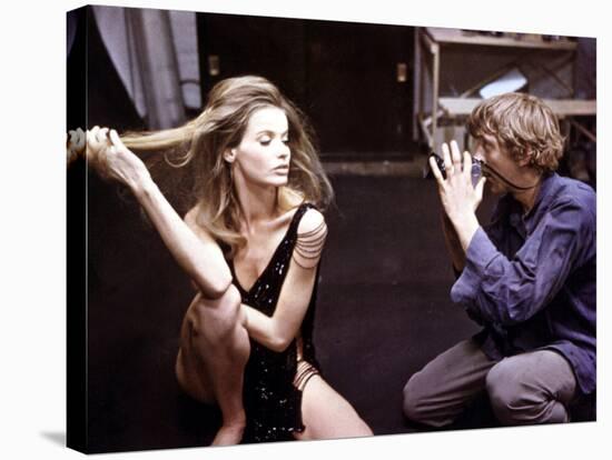 Blow-Up, Veruschka, David Hemmings, 1966-null-Stretched Canvas
