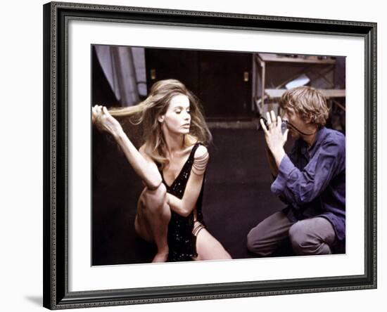 Blow-Up, Veruschka, David Hemmings, 1966-null-Framed Photo