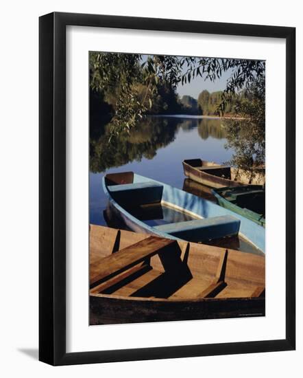 Boats at Beynac on the River Dordogne, Aquitaine, France-Peter Higgins-Framed Photographic Print