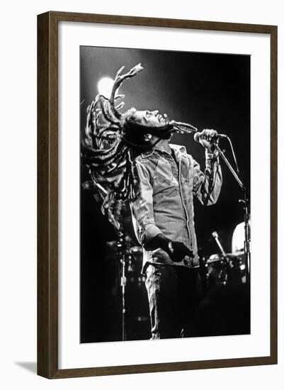 Bob Marley En Concert De Reggae Au Roxy, Los Angeles Le 26 Mai 1976-null-Framed Photo