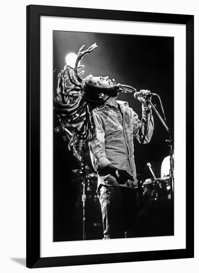 Bob Marley En Concert De Reggae Au Roxy, Los Angeles Le 26 Mai 1976-null-Framed Photo