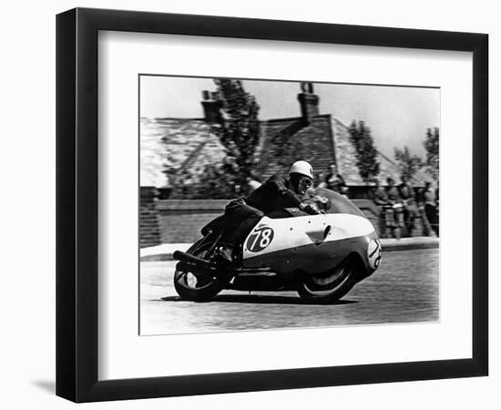 Bob Mcintyre on Gilera 500-4, 1957 Isle of Man Tourist Trophy race-null-Framed Photographic Print