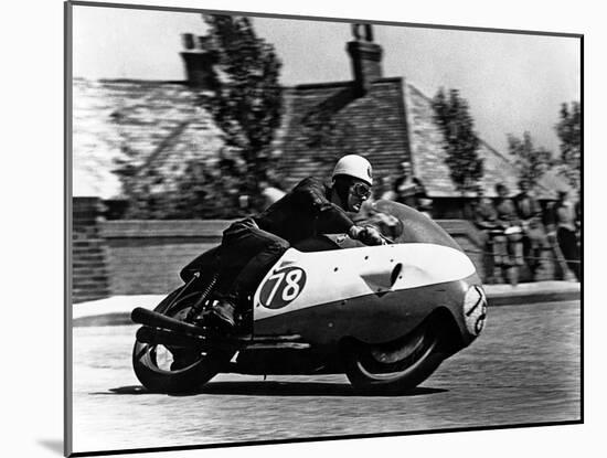 Bob Mcintyre on Gilera 500-4, 1957 Isle of Man Tourist Trophy race-null-Mounted Photographic Print