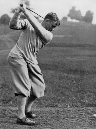 https://imgc.allpostersimages.com/img/posters/bobby-jones-the-american-golfer-may-1932_u-L-Q1IH65I0.jpg?artPerspective=n