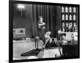 BOCCACIO 70 / BOCCACE 70 SKETCH : IL LAVORE, 1962 directed by LUC Romy Schneider (b/w photo)-null-Framed Photo