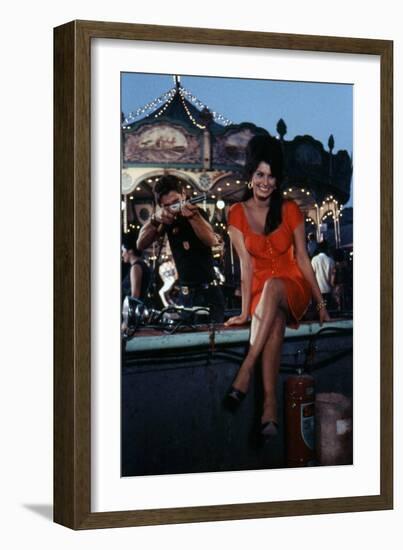 Boccacio 70 / Boccace 70  Sketch: La Riffa 1962 Directed by Vit Sophia Loren-null-Framed Photo