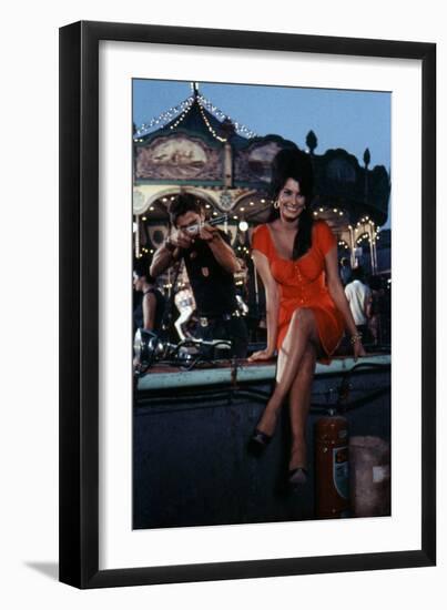 Boccacio 70 / Boccace 70  Sketch: La Riffa 1962 Directed by Vit Sophia Loren-null-Framed Photo