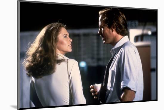 BODY HEAT, 1981 directed by LAWRENCE KASDAN Kathleen Turner and William Hurt (photo)-null-Mounted Photo