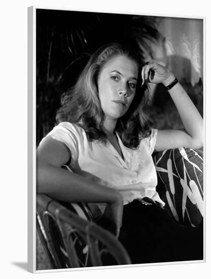 BODY HEAT, 1981 directed by LAWRENCE KASDAN Kathleen Turner (b/w photo)-null-Framed Photo