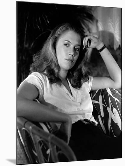 BODY HEAT, 1981 directed by LAWRENCE KASDAN Kathleen Turner (b/w photo)-null-Mounted Photo