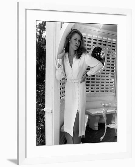 BODY HEAT, 1981 directed by LAWRENCE KASDAN Kathleen Turner (b/w photo)-null-Framed Photo