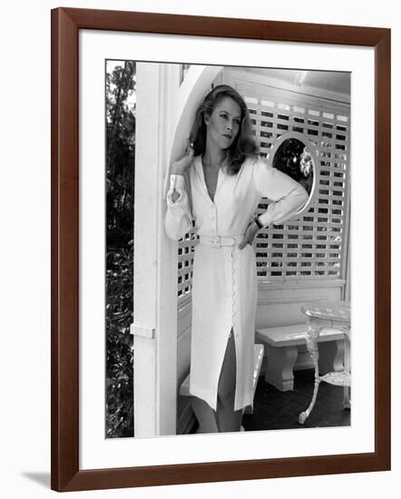 BODY HEAT, 1981 directed by LAWRENCE KASDAN Kathleen Turner (b/w photo)-null-Framed Photo