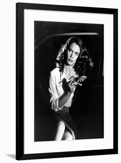 BODY HEAT, 1981 directed by LAWRENCE KASDAN Kathleen Turner (b/w photo)-null-Framed Photo