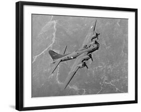 Boeing B-17F Flying Fortress-null-Framed Photographic Print