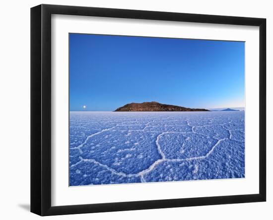 Bolivia, Potosi Department, Daniel Campos Province, Salar de Uyuni, View towards the Incahuasi Isla-Karol Kozlowski-Framed Photographic Print