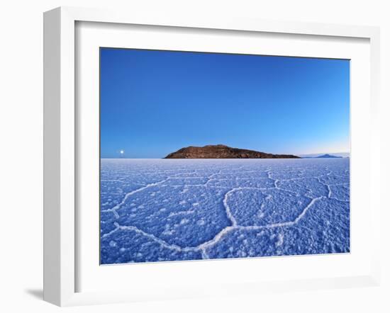 Bolivia, Potosi Department, Daniel Campos Province, Salar de Uyuni, View towards the Incahuasi Isla-Karol Kozlowski-Framed Photographic Print