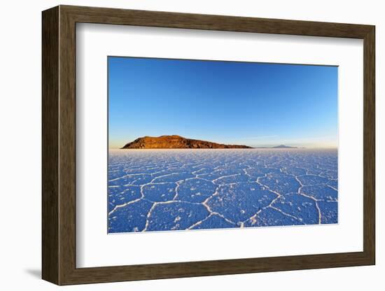 Bolivia, Potosi Department, Daniel Campos Province, Salar de Uyuni, View towards the Incahuasi Isla-Karol Kozlowski-Framed Photographic Print