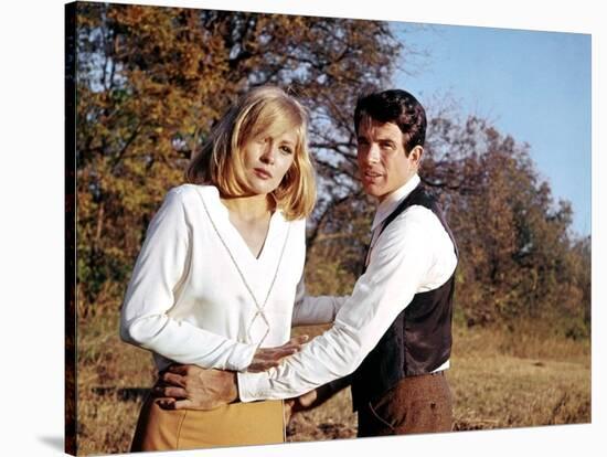 BONNIE AND CLYDE, 1967 directed by ARTHUR PENN Faye Dunaway and Warren Beatty (photo)-null-Stretched Canvas