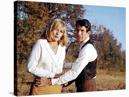 BONNIE AND CLYDE, 1967 directed by ARTHUR PENN Faye Dunaway and Warren Beatty (photo)-null-Stretched Canvas