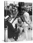 BONNIE AND CLYDE, 1967 directed by ARTHUR PENN On the set, Arthur Penn with Warren Beatty and Faye-null-Stretched Canvas