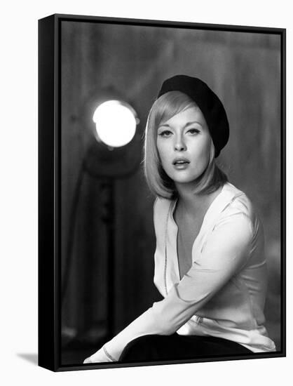 Bonnie and Clyde by ArthurPenn with Faye Dunaway, 1967 (photo)-null-Framed Stretched Canvas