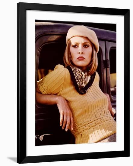 Bonnie and Clyde, Faye Dunaway, 1967-null-Framed Photo