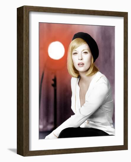 Bonnie and Clyde, Faye Dunaway, 1967-null-Framed Photo