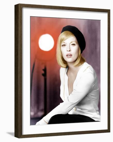 Bonnie and Clyde, Faye Dunaway, 1967-null-Framed Photo