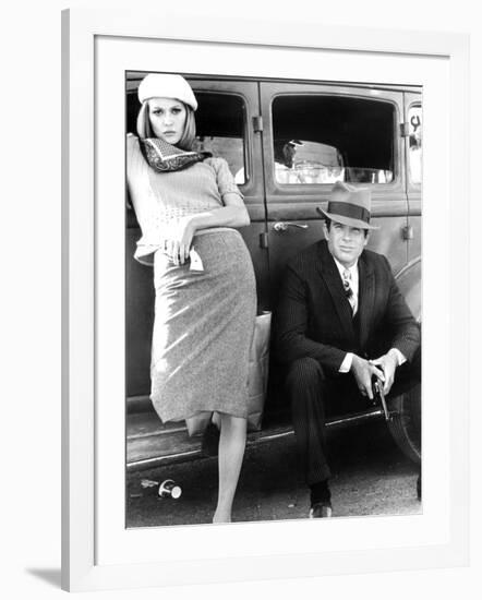 Bonnie and Clyde, Faye Dunaway, Warren Beatty, 1967-null-Framed Photo