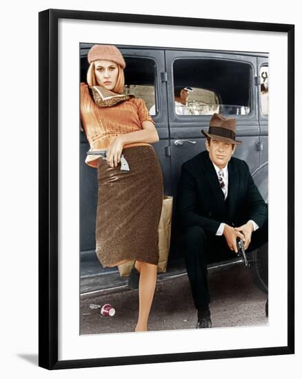 Bonnie and Clyde, Faye Dunaway, Warren Beatty, 1967-null-Framed Photo