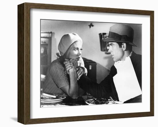 Bonnie and Clyde, Faye Dunaway, Warren Beatty, 1967-null-Framed Photo