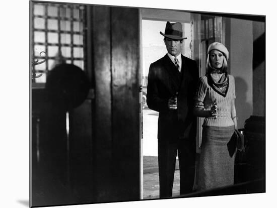 Bonnie and Clyde, Warren Beatty, Faye Dunaway, 1967-null-Mounted Premium Photographic Print