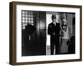 Bonnie and Clyde, Warren Beatty, Faye Dunaway, 1967-null-Framed Photo