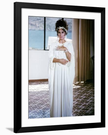 BOOM !, 1968 directed by JOSEPH LOSEY Elizabeth Taylor (photo)-null-Framed Photo