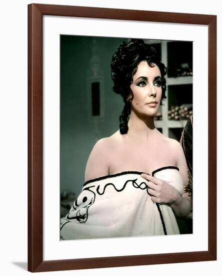 BOOM !, 1968 directed by JOSEPH LOSEY Elizabeth Taylor (photo)-null-Framed Photo