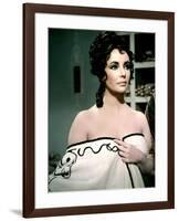 BOOM !, 1968 directed by JOSEPH LOSEY Elizabeth Taylor (photo)-null-Framed Photo