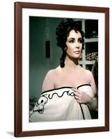 BOOM !, 1968 directed by JOSEPH LOSEY Elizabeth Taylor (photo)-null-Framed Photo