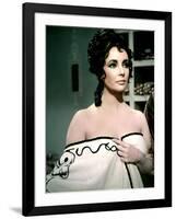 BOOM !, 1968 directed by JOSEPH LOSEY Elizabeth Taylor (photo)-null-Framed Photo