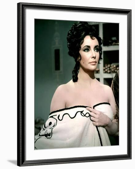 BOOM !, 1968 directed by JOSEPH LOSEY Elizabeth Taylor (photo)-null-Framed Photo