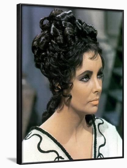 BOOM !, 1968 directed by JOSEPH LOSEY Elizabeth Taylor (photo)-null-Framed Photo