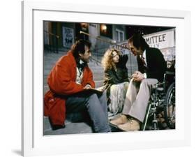 BORN ON THE FOURTH OF JULY, 1989 directed by OLIVER STONE On the set, Oliver Stone directs Kira Sed-null-Framed Photo