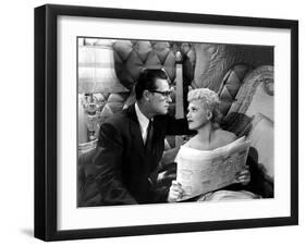 Born Yesterday, William Holden, Judy Holliday, 1950-null-Framed Photo