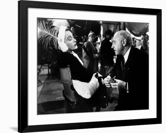 Boulevard du crepuscule SUNSET BOULEVARD by BillyWilder with Gloria Swanson and Cecil B. DeMille, 1-null-Framed Photo