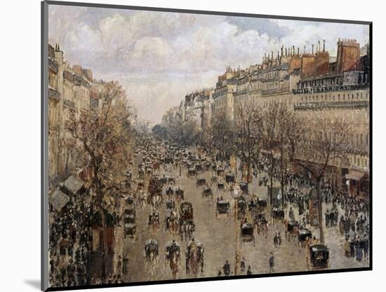 Boulevard Montmartre in Paris, 1897-Camille Pissarro-Mounted Giclee Print