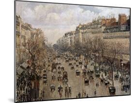 Boulevard Montmartre in Paris, 1897-Camille Pissarro-Mounted Giclee Print