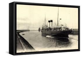Boulogne Sur Mer, Fährschiff L'Onward, Abfahrt-null-Framed Stretched Canvas