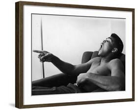 Boxer Cassius M. Clay, Aka Muhammad Ali-null-Framed Premium Photographic Print