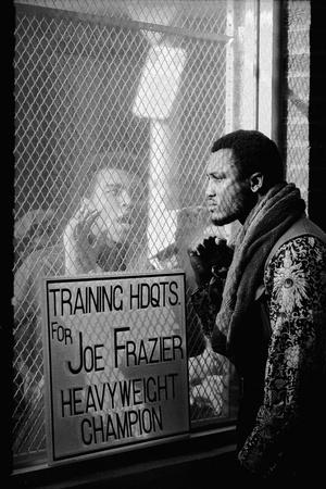 https://imgc.allpostersimages.com/img/posters/boxer-muhammad-ali-taunting-boxer-joe-frazier-during-training-for-their-fight_u-L-Q1HSZS10.jpg?artPerspective=n