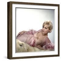 Boys' Night Out 1962 Directed by Michael Gordon Kim Novak-null-Framed Photo