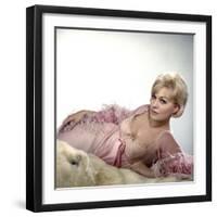 Boys' Night Out 1962 Directed by Michael Gordon Kim Novak-null-Framed Photo